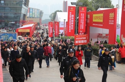 扫年货迎新春，泸州购物月火热开幕，年味十足持续至腊月二十六